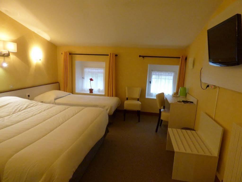 Hotel Du Centre Pierrelatte ภายนอก รูปภาพ