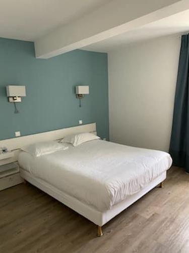 Hotel Du Centre Pierrelatte ภายนอก รูปภาพ